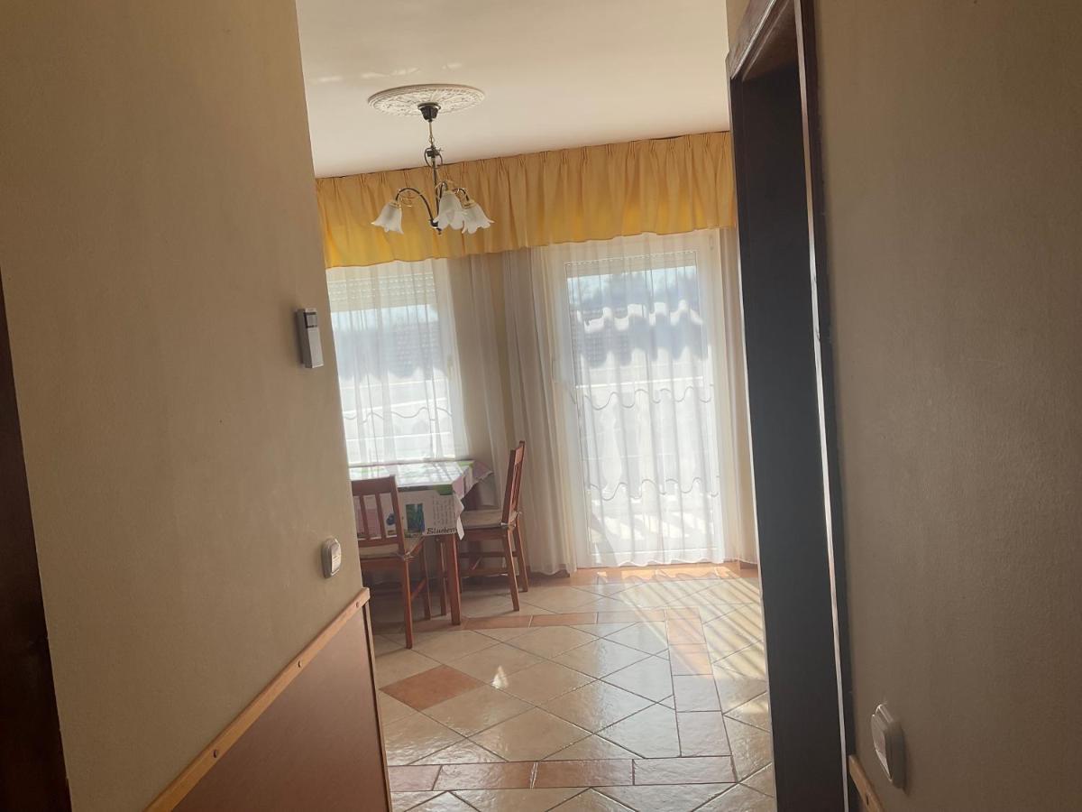 Arany Apartmanhaz Zalagyoengye Залакарош Екстер'єр фото