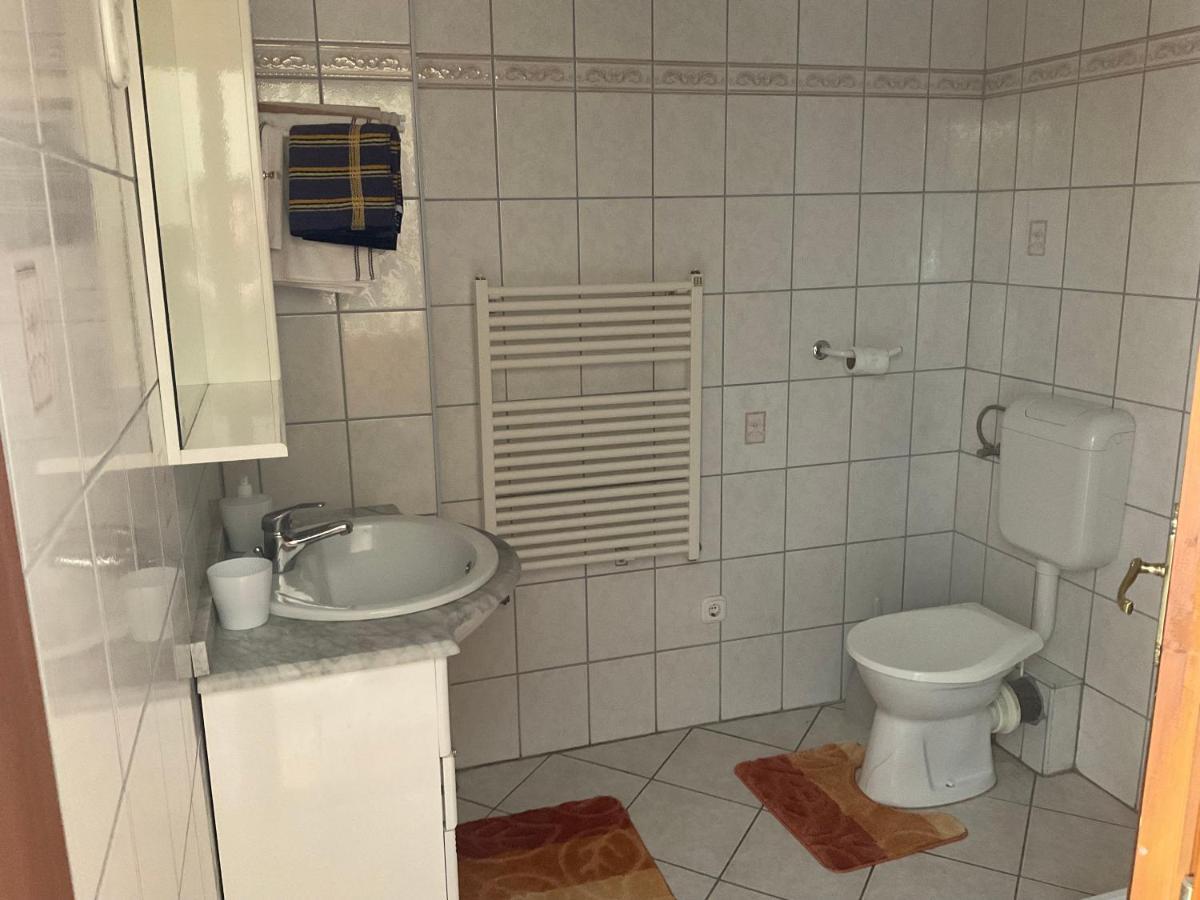 Arany Apartmanhaz Zalagyoengye Залакарош Екстер'єр фото